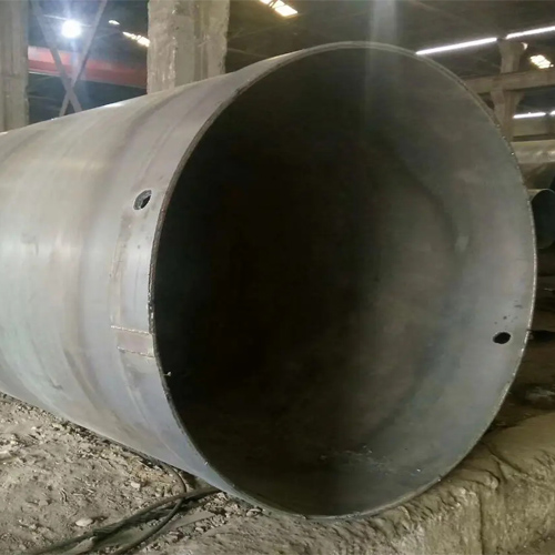 选择万宁钢护筒的材质时，主要考虑哪些因素